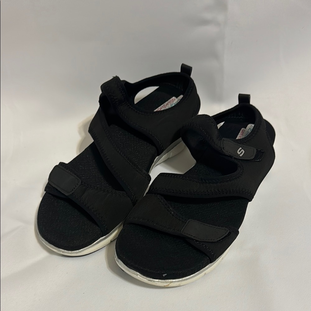 Sketchers Women’s Flex Appeal Black Sandals Size 8